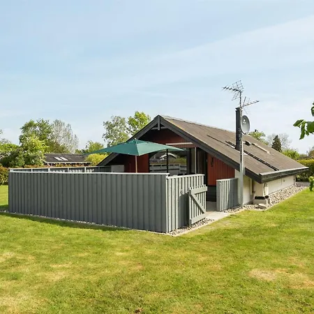 Tican - 400m From The Sea By Interhome